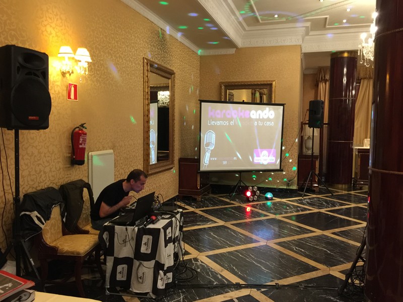 Karaokeando presta servicio en la subcategoría de  en 