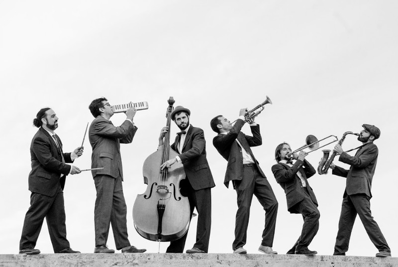 Le Dancing Pepa Swing Band presta servicio en la subcategoría de  en 