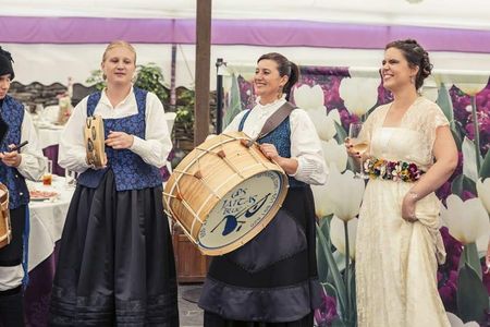 As Lens presta servicio en la subcategoría de Música clásica, Ópera y Coros en A Coruña