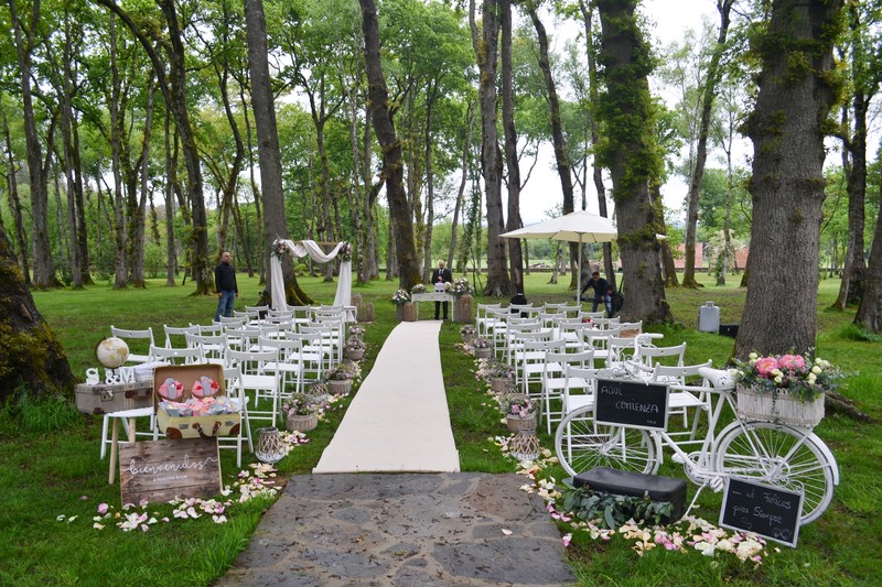 Presentadores Maestros Oficiantes de Ceremonias Speakers presta servicio en la subcategoría de  en 
