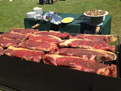 Catering Leyve presta servicio en la subcategoría de Catering fiestas y celebraciones en Madrid