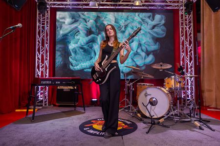 Vértigo presta servicio en la subcategoría de Orquestas, cantantes y grupos en Murcia