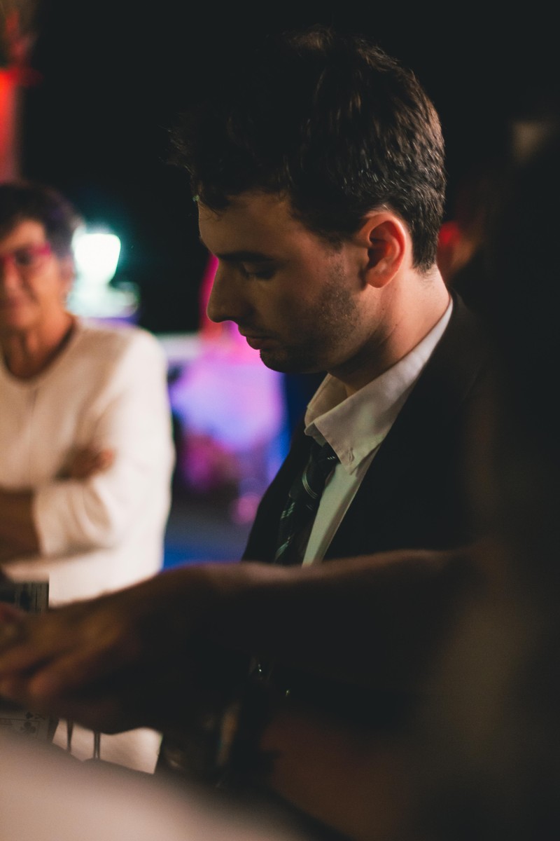 Olivier Boës - Mago & Mentalista Málaga presta servicio en la subcategoría de  en 