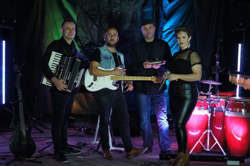 Alejandro Lax presta servicio en la subcategoría de  en 