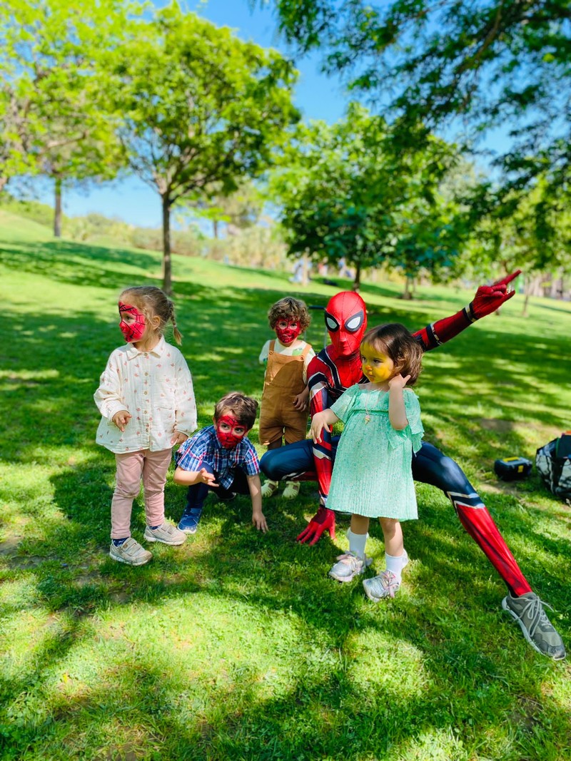 Rainbow Animaciones y Eventos presta servicio en la subcategoría de  en 