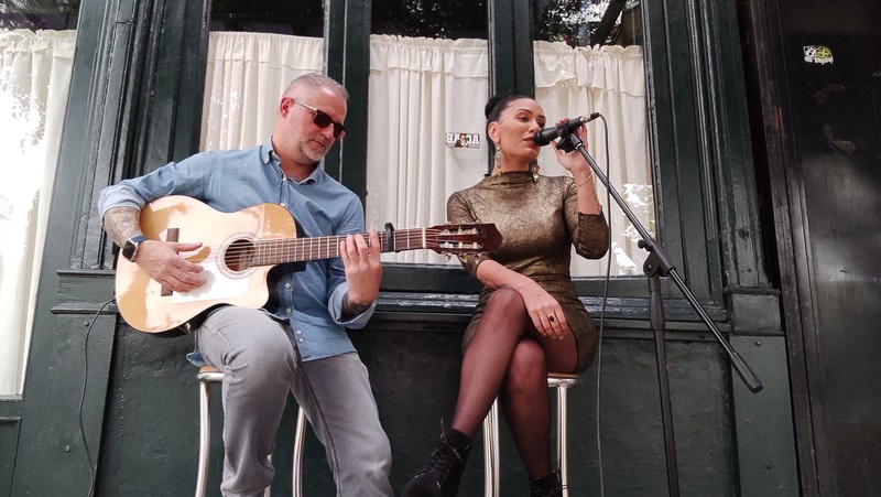 PRODUCCIONES "EL ZURDO" presta servicio en la subcategoría de  en 