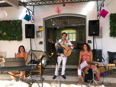 Arte y Fusión presta servicio en la subcategoría de Flamenco y Coros Rocieros en Sevilla