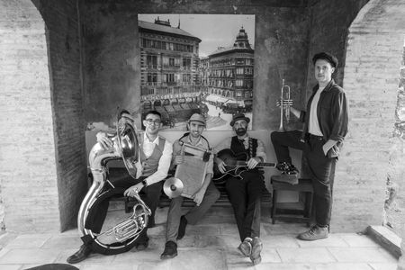 Musica Pel Clima presta servicio en la subcategoría de Grupos de Jazz en Valencia