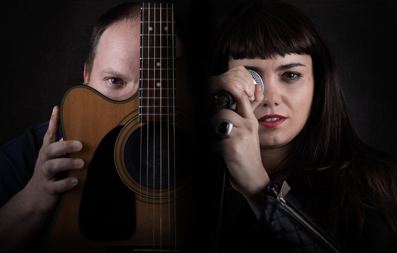 Iker & Ruth Discofagia presta servicio en la subcategoría de  en 