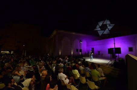 David Aso presta servicio en la subcategoría de Maestros de Ceremonias, Oficiantes y Presentadores en Zaragoza