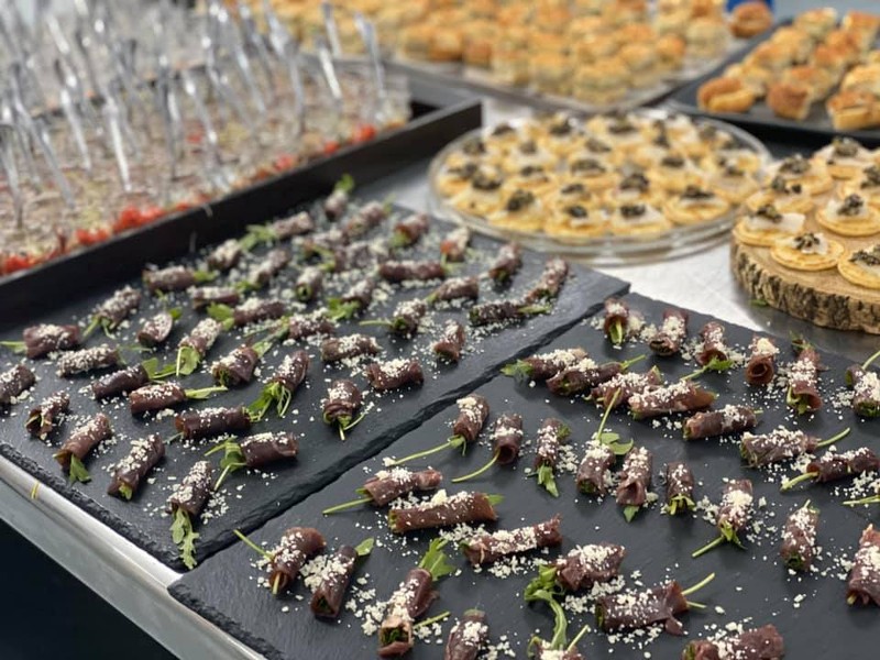 El Madroño Catering presta servicio en la subcategoría de  en 