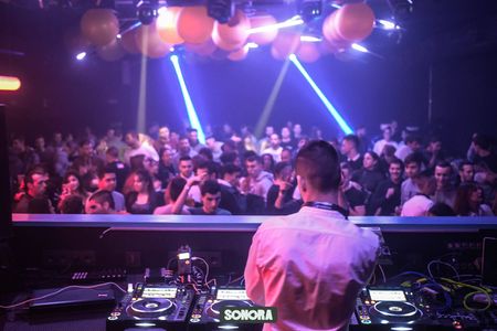 Dj profesional Julen presta servicio en la subcategoría de Djs en Vizcaya