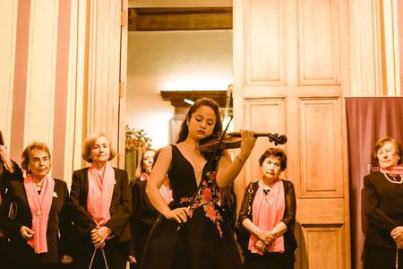 Angie Violinista presta servicio en la subcategoría de Música clásica, Ópera y Coros en Barcelona