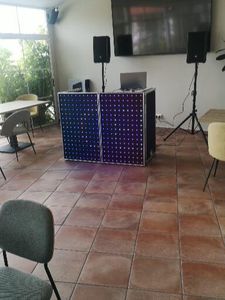 Dj eloy discomovil profesional presta servicio en la subcategoría de Djs en A Coruña