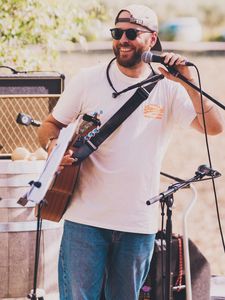 indianaestudio presta servicio en la subcategoría de Grupos de Rock y Pop en Málaga