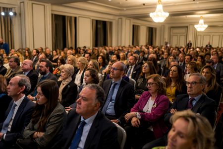 Gonzalo Bans Presentador presta servicio en la subcategoría de Maestros de Ceremonias, Oficiantes y Presentadores en Madrid