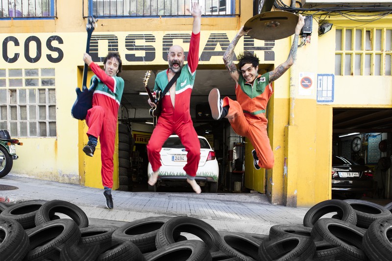 Los Mecánicos presta servicio en la subcategoría de  en 