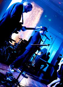 Daniel Alvarez presta servicio en la subcategoría de Orquestas, cantantes y grupos en Alicante