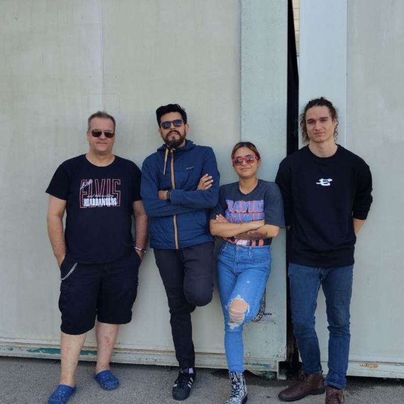 MELTDOG presta servicio en la subcategoría de  en 