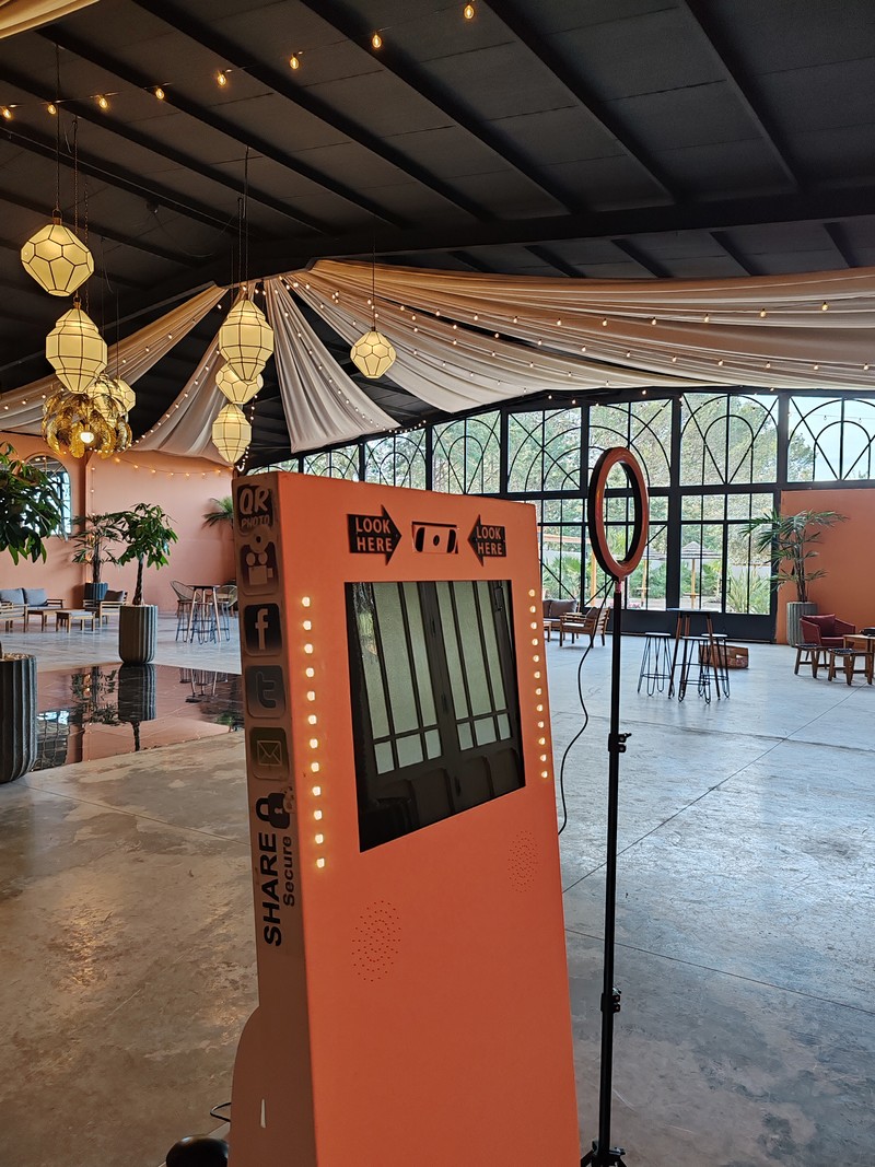 Fotomatoneo presta servicio en la subcategoría de  en 