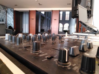 DJ THE FRAN presta servicio en la subcategoría de Djs en Tarragona