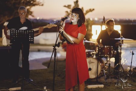 Jazzistika presta servicio en la subcategoría de Grupos de Jazz en Cádiz