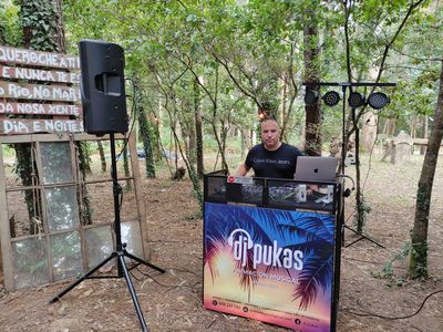 Dj pukas presta servicio en la subcategoría de Djs en A Coruña