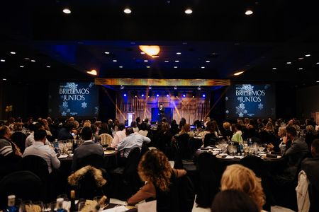 Víctor Soto (Presentador) presta servicio en la subcategoría de Maestros de Ceremonias, Oficiantes y Presentadores en Málaga