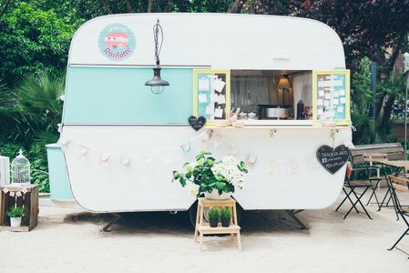 La Petite Roulotte presta servicio en la subcategoría de Catering bodas en Barcelona