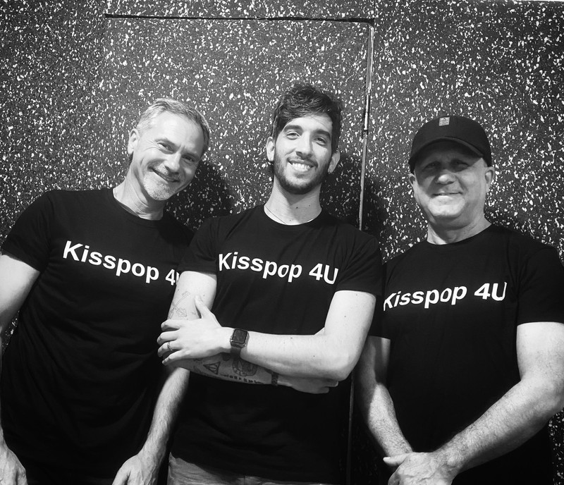 Kisspop 4U presta servicio en la subcategoría de  en 