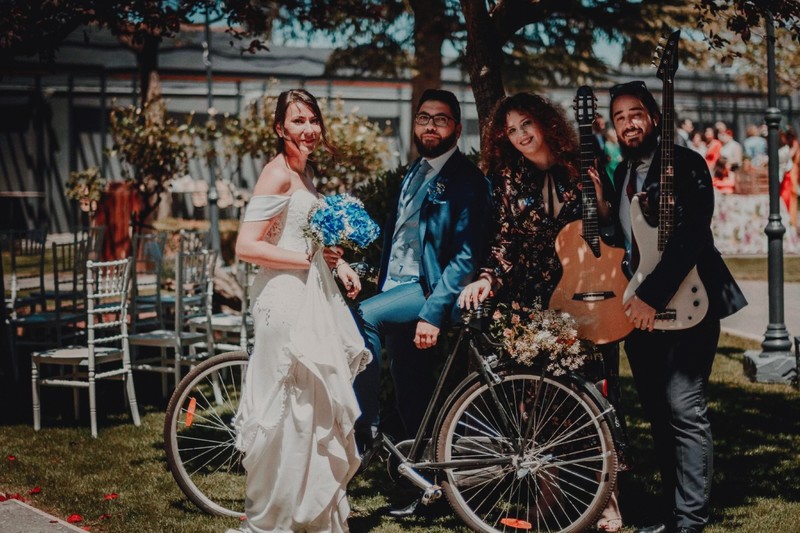 MAYflower EXPERIENCE presta servicio en la subcategoría de  en 