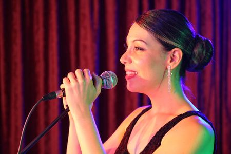 Cantante Eli Paulet presta servicio en la subcategoría de Grupos de Rock y Pop en Barcelona