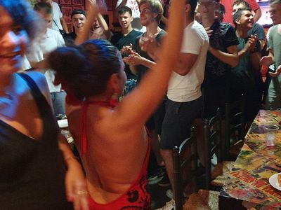 El toro y la luna tablao flamenco presta servicio en la subcategoría de Flamenco y Coros Rocieros en Valencia