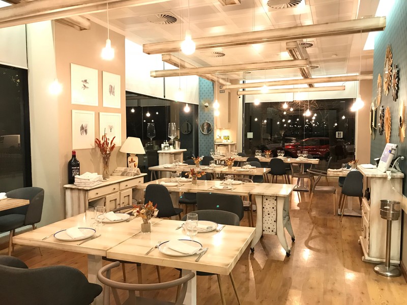 Restaurantes Grupo Marina Alta presta servicio en la subcategoría de  en 