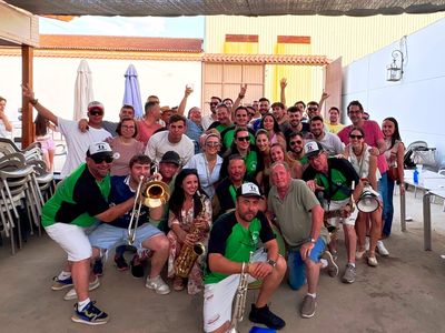 Charanga New Band presta servicio en la subcategoría de Orquestas, cantantes y grupos en Toledo
