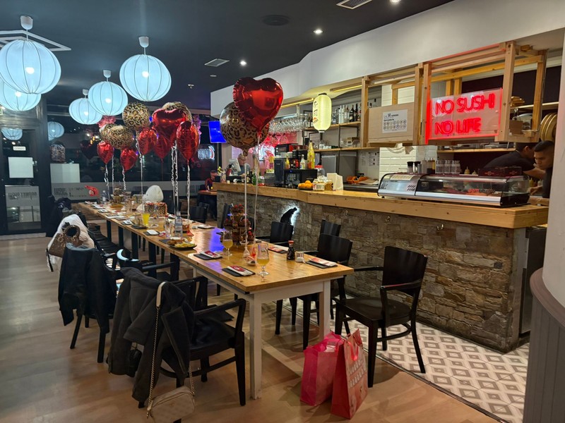 OOGWAY SUSHI presta servicio en la subcategoría de  en 