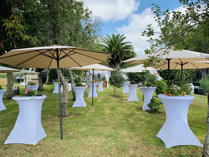 Xantares Catering presta servicio en la subcategoría de  en 