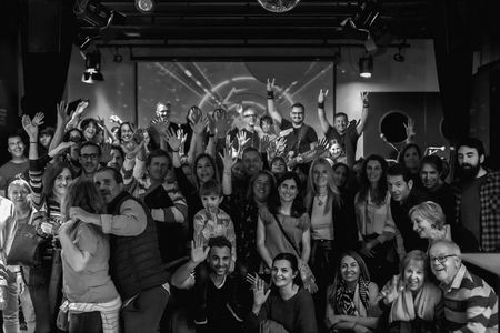 Random Hits Band presta servicio en la subcategoría de Grupos de Rock y Pop en Barcelona