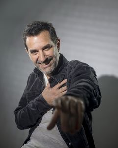 Miki Covers presta servicio en la subcategoría de Orquestas, cantantes y grupos en Barcelona