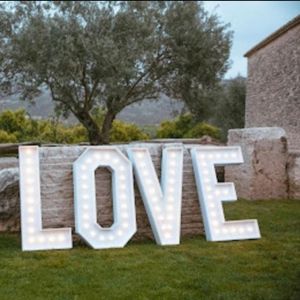 Coliseum eventos presta servicio en la subcategoría de Fotomatón y Photocall en Valencia