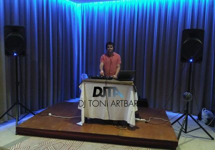 DJ Toni Artbar presta servicio en la subcategoría de Djs en Islas Baleares
