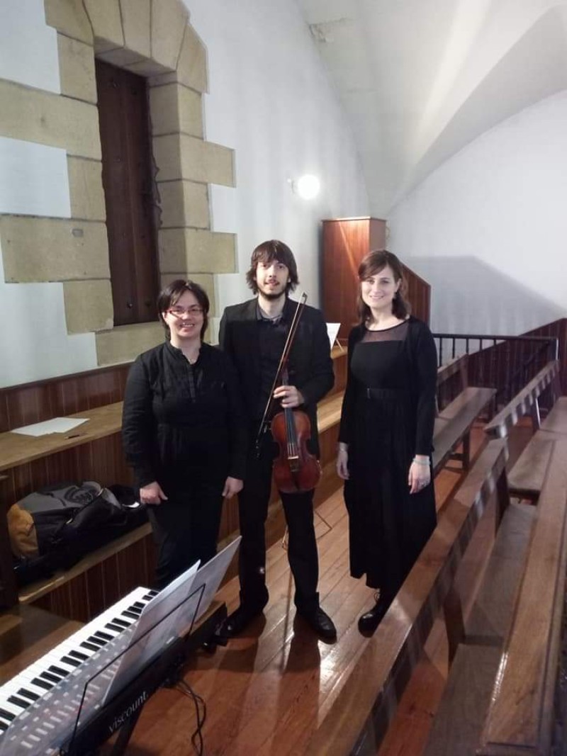 Coro Vivace Abesbatza presta servicio en la subcategoría de  en 