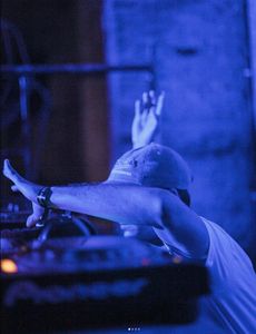 Erice presta servicio en la subcategoría de Djs en Madrid