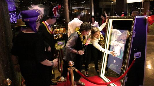 Espejo mágico Mylor presta servicio en la subcategoría de Fotomatón y Photocall en Santa Cruz de Tenerife