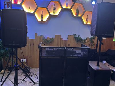 Djsbastian presta servicio en la subcategoría de Djs en Girona