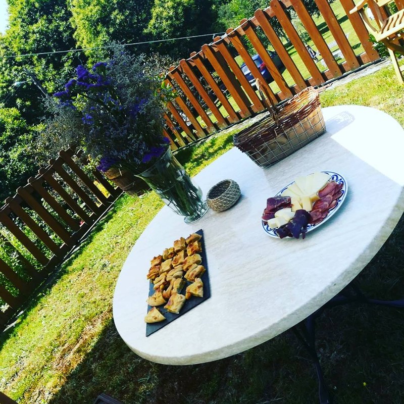 Albahaca Catering Galicia presta servicio en la subcategoría de  en 