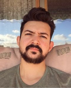 Alexma presta servicio en la subcategoría de Orquestas, cantantes y grupos en Zaragoza