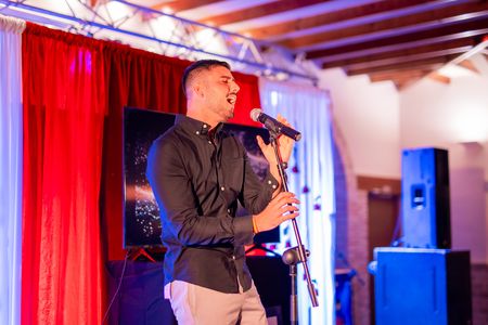 ISMAEL PUERTA presta servicio en la subcategoría de Orquestas, cantantes y grupos en Murcia