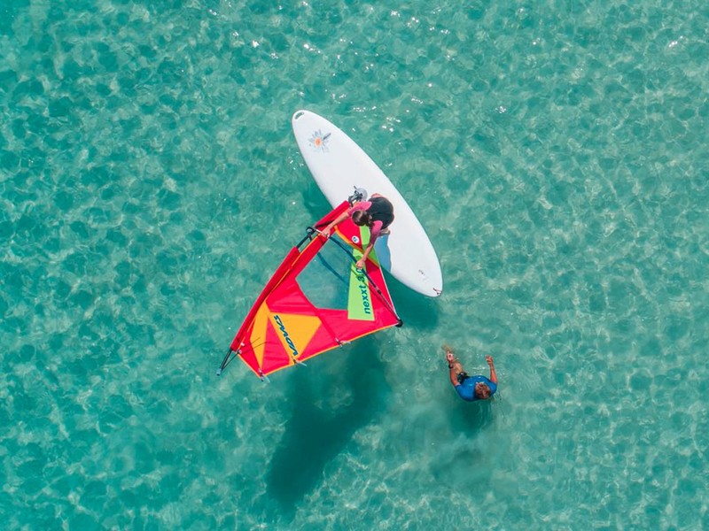 DFLY VISION S.L. presta servicio en la subcategoría de  en 