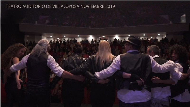 ARETHA Y LOS FRANKLIN presta servicio en la subcategoría de  en 